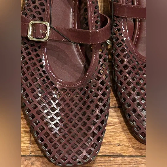 New H&M perforated Mary Jane Flats Burgundy US 9 EUR 40 - Picture 5 of 10